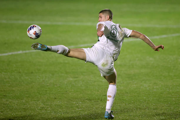 罗马诺：邓弗里斯2500万欧元的解约金必须一次性支付.